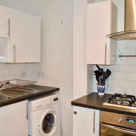 Spacious 2 Bedroom In Meadowbank