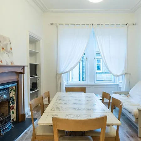 公寓 Beautifully Kept Top-floor Flat In Morningside 爱丁堡