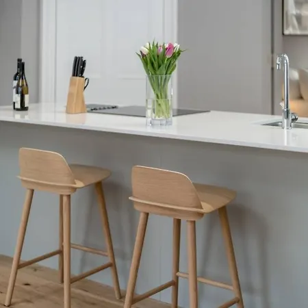 Joivy Spacious Close To Princes Street *