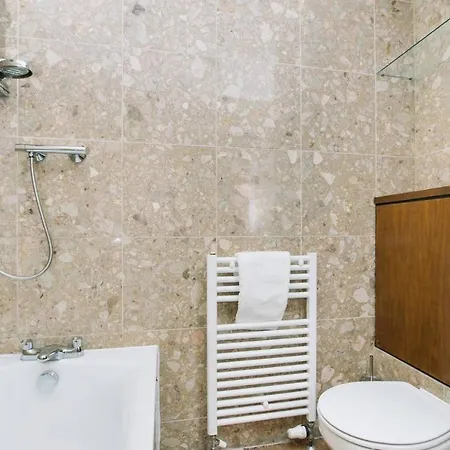 City Centre 2bed With Free Parking & Elevator *