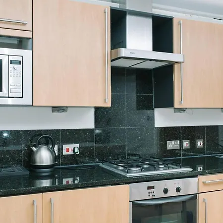 City Centre 2bed With Free Parking & Elevator Apartment *