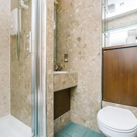 City Centre 2bed With Free Parking & Elevator Apartment Edinburgh