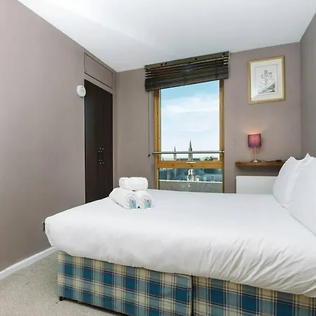 City Centre 2bed With Free Parking & Elevator Edinburgh