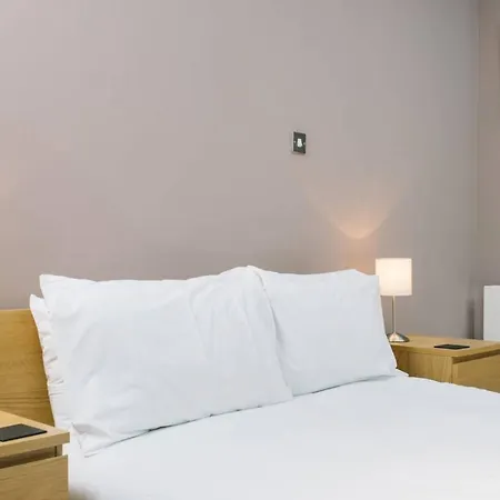 City Centre 2bed With Free Parking & Elevator Edinburgh