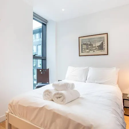 Old Town Quartermile Luxury شقة *