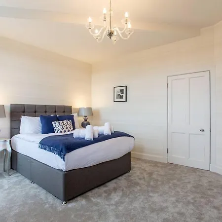 Penthouse With Elevator & Parking Appartement Édimbourg