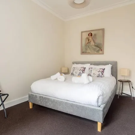 Lejlighed Joivy Spacious Flat With Garden In Centre *