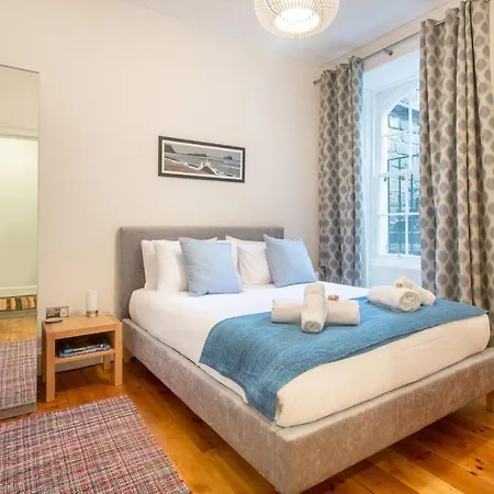 Lejlighed Joivy Spacious Flat With Garden In Centre Edinburgh