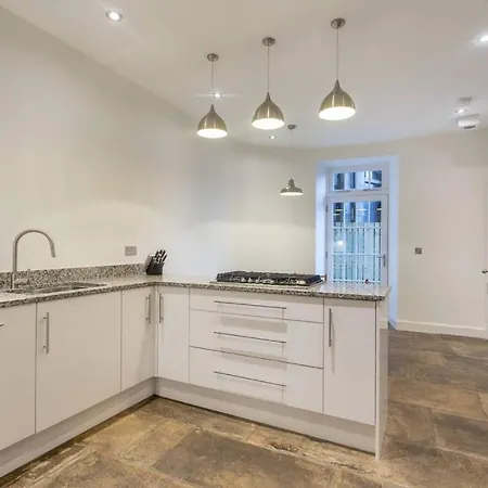 Lejlighed Joivy Spacious Flat With Garden In Centre