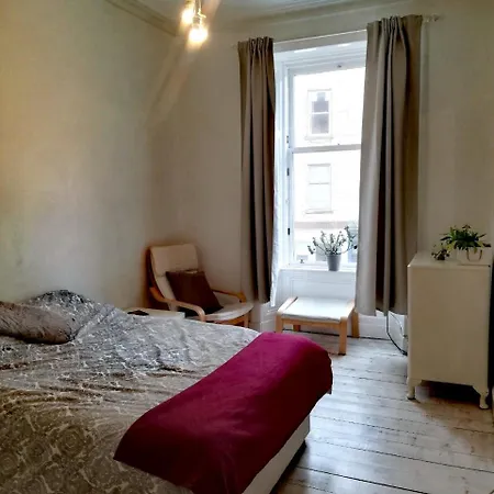 Beautiful And Spacious Flat In Morningside