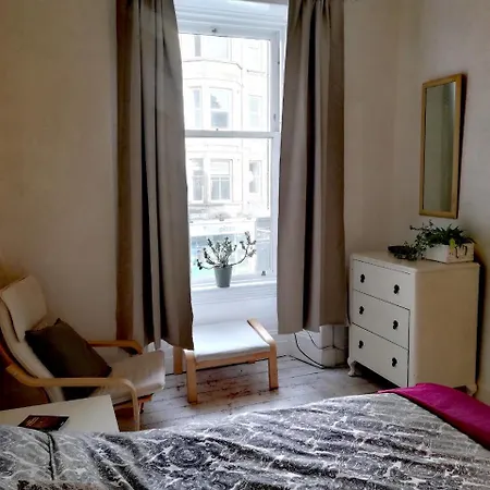 Beautiful And Spacious Flat In Morningside Apartamento