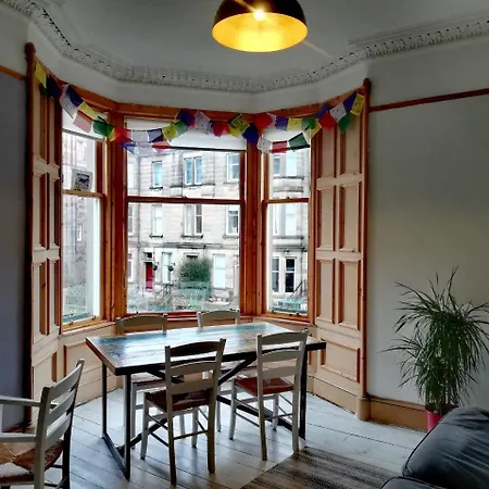 Beautiful And Spacious Flat In Morningside Edimburgo