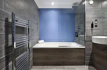 Village 4* Edinburg