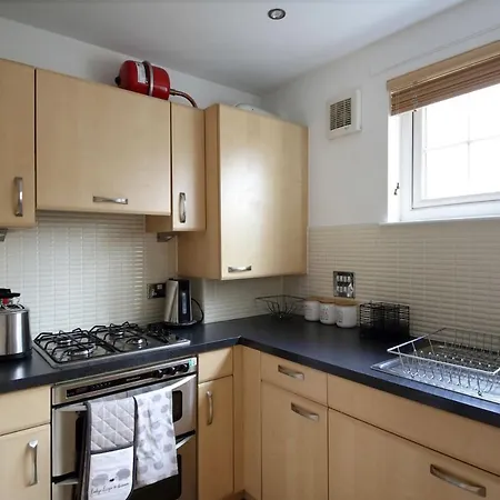Appartamento 2 Bedroom Apt Walking Distance To Centre & Haymarket Edimburgo