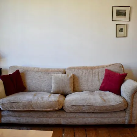 4 Bedroom Georgian Flat In New Town Apartment