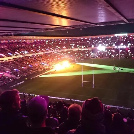 Violet Bank West End. * Edimburgo