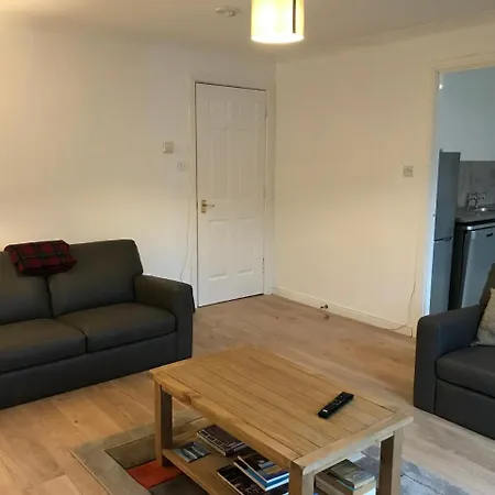 Apartment Modern 2 Bedroom Central *