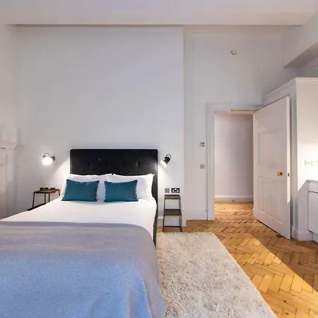 Linton Collection - The West Wing Apartamento