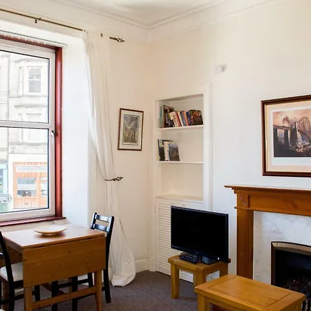 Bright 2 Bedroom In * Edinburgh