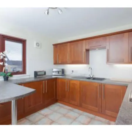 Two Bed Modern Near Haymarket Appartamento Edimburgo