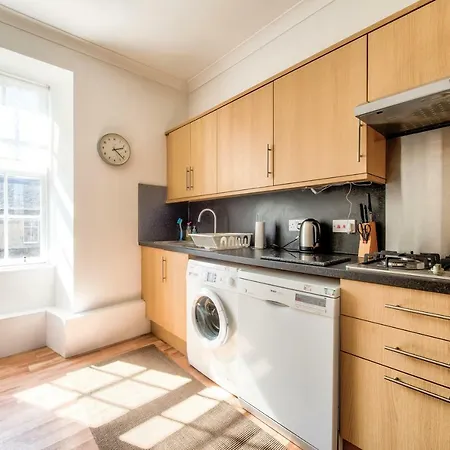 Guestready - Spacious 2br In New Town 4 Min From Tram!