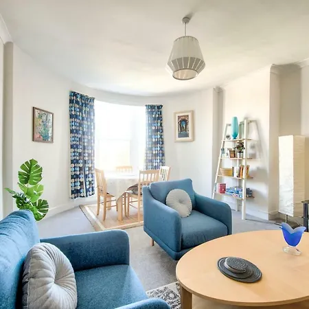 Guestready - Spacious 2br In New Town 4 Min From Tram! Edinburgh