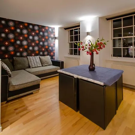 Apartment Stylish & Spacious Flat Edinburgh