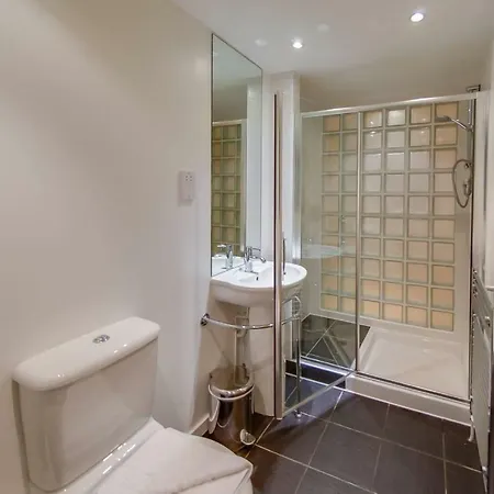 Stylish & Spacious Flat Apartment Edinburgh