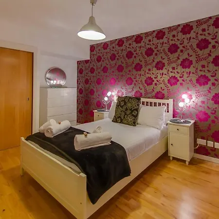 Apartment Stylish & Spacious Flat