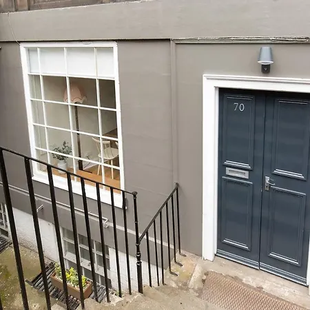 Modern Main Door Apt In The Heart Of * Edinburgh