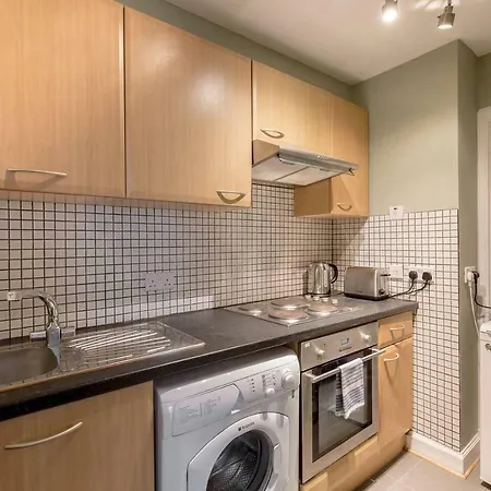 Apartment Modern Main Door Apt In The Heart Of *