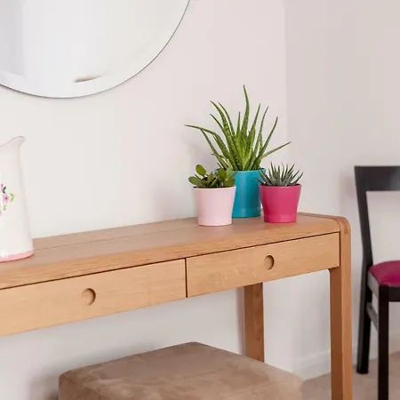 The Tollcross * Edinburgh