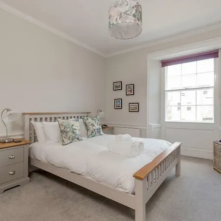 Apartmán Altido Elegant Georgian 2-bedrm Apt In Heart Of Old Town