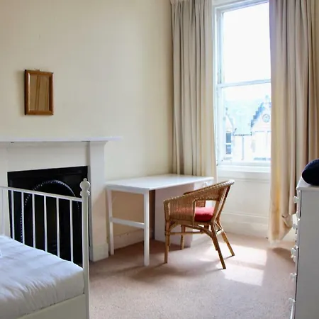 Fabulous 6 Bedroom Daire *