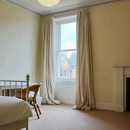Fabulous 6 Bedroom Daire *
