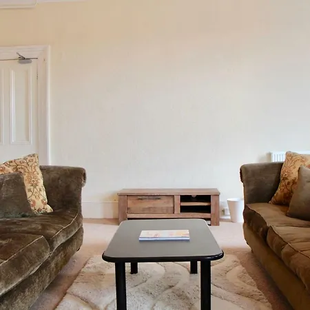 Fabulous 6 Bedroom Daire *