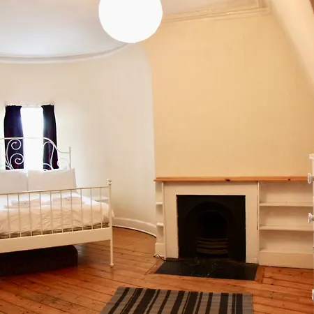 Fabulous 6 Bedroom Daire