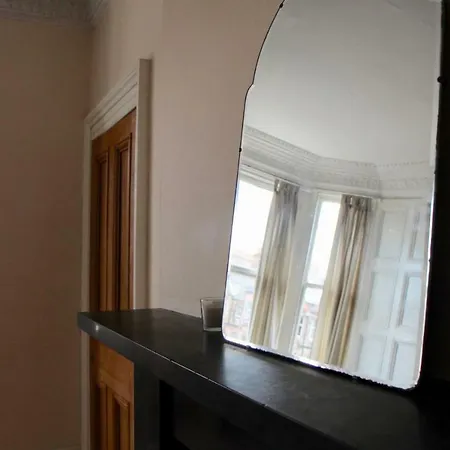 Fabulous 6 Bedroom Daire *