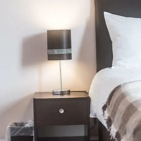 Montgomery - Stevensons Apartamento