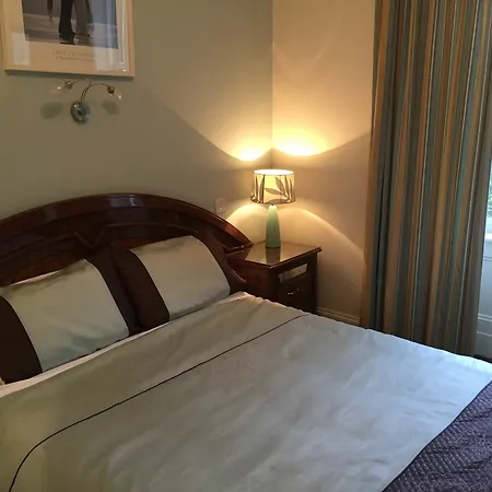 Allison House 16 Гостевой дом Эдинбург