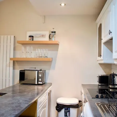 Apartment Refurbished Homely 1 Bedroom Flat In Edinburgh