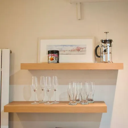 Refurbished Homely 1 Bedroom Flat In * Edinburgh
