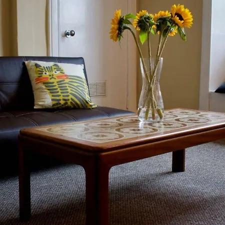 Apartment Homely 3 Bedroom Flat With Elevated Views Edinburgh