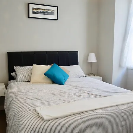 1 Bedroom Near Castle Sleeps 2 Edinburgh
