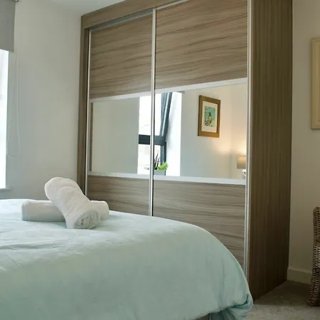 2 Bedroom With Free Parking 아파트 *