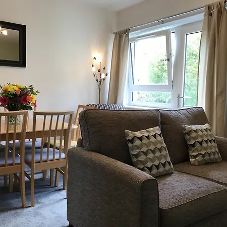 Chessels Court Apartment *