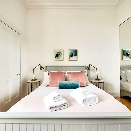 1br Flat In By Guestready *