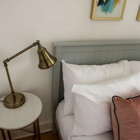 1br Flat In By Guestready Apartment Edinburgh