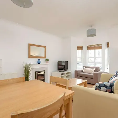 Great Location! Heart Of New Town 2-bedrm Apt Διαμέρισμα *