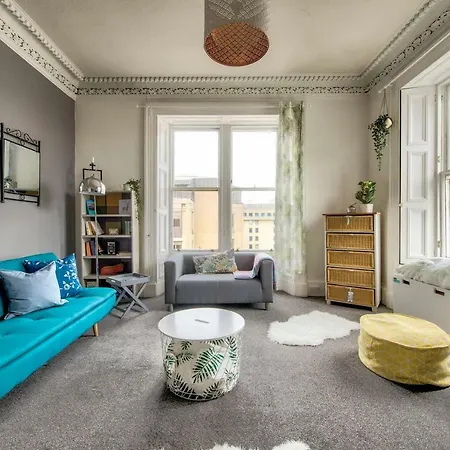 Bright And Central Flat In By Guestready Edynburg